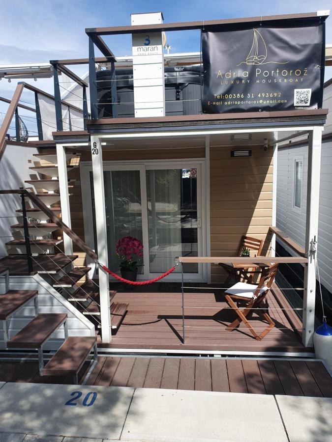 Вілла Adria Portoroz Luxury Houseboat Екстер'єр фото